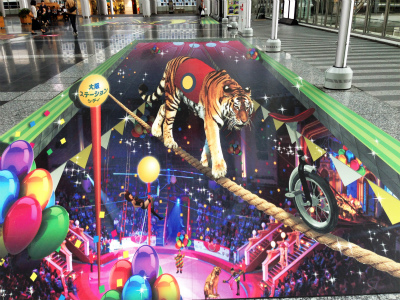 大阪駅の巨大な絵3