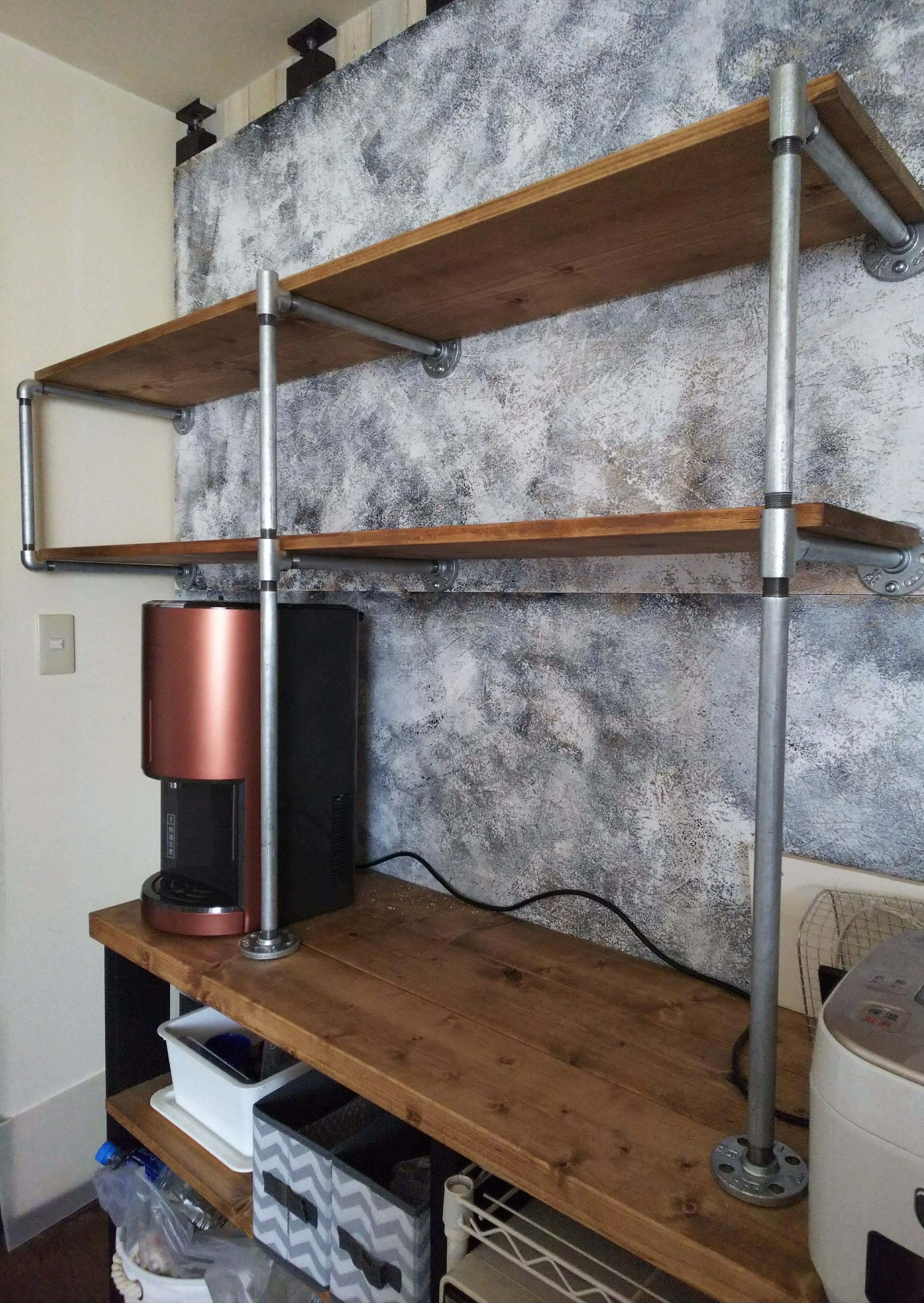 ガス管とspf材でdiy 簡単 丈夫でカッコいい上棚が完成 素人主婦のdiy日記 賃貸マンション 車無しで挑むdiy生活 楽天ブログ