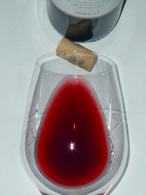 Pacific Peak Merlot NV glass.jpg