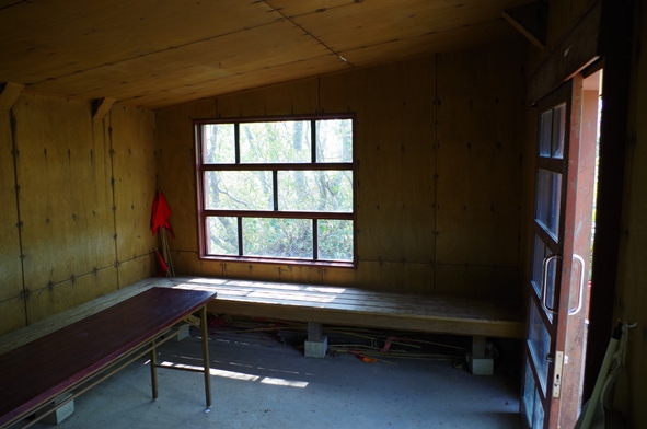 小屋内部