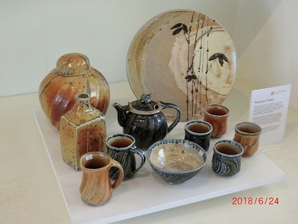 【やす】☆　バーナード・リーチ　遊び心ある一品です☆y412 やす】☆ バーナード・リーチ 遊び心ある一品です☆y412 ☆ バーナード