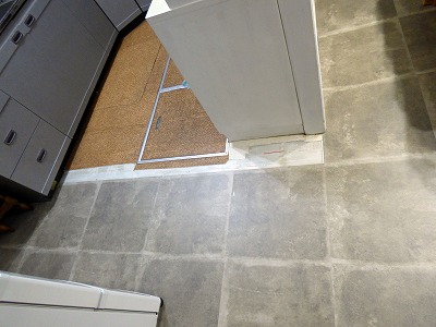 セルフリフォーム　床　フロアタイル