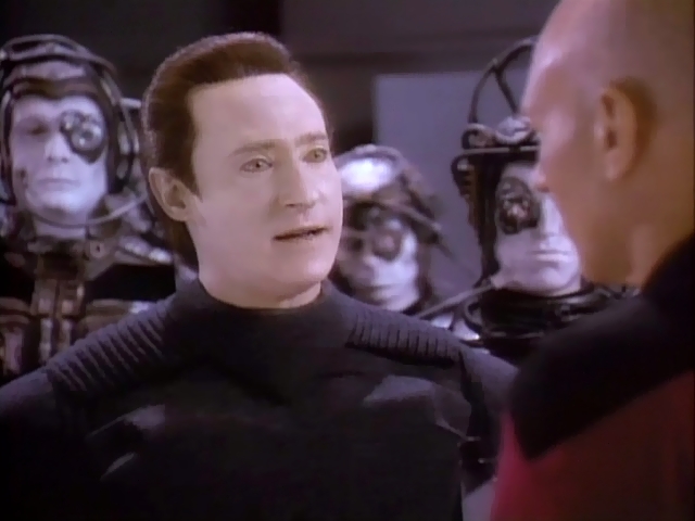 tng153_03.jpg