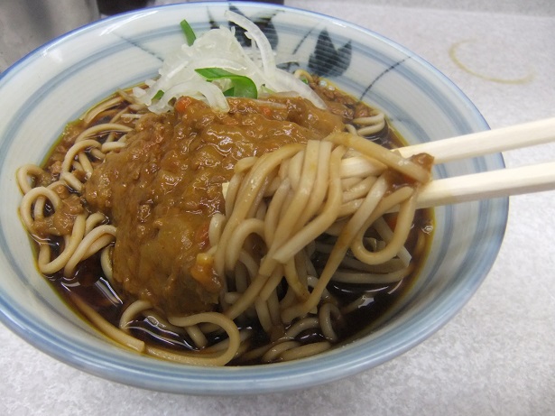 柳屋＠笹塚のキーマカレーそば２