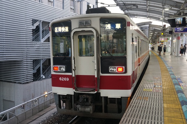 東武 6050系 とうきようスカイツリ－駅で 惜別4