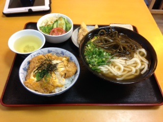 うどん定食（大盛り・竹輪天バージョン）.JPG