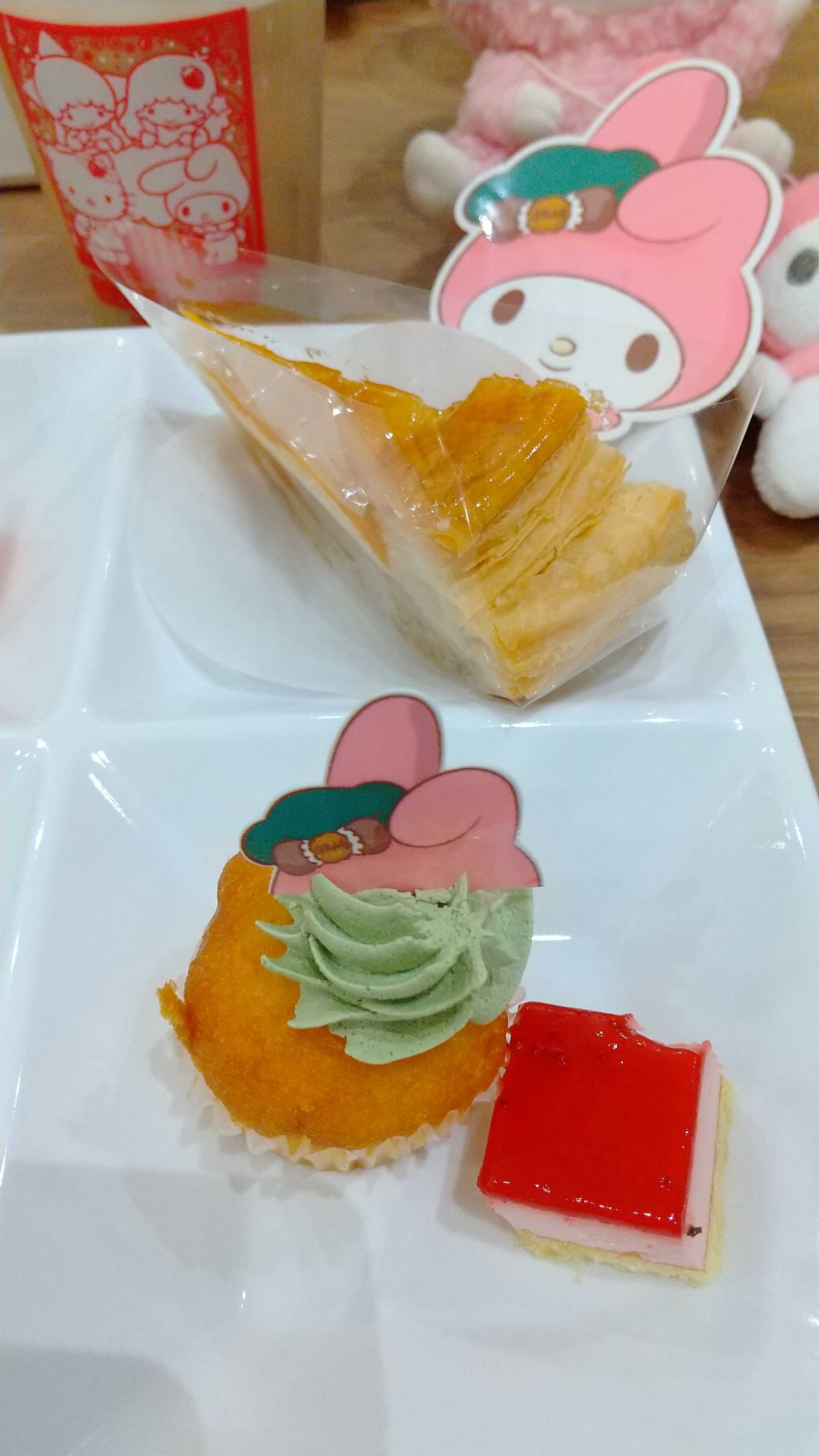 ランチビュッフェとキティちゃん 館のレストラン サンリオ