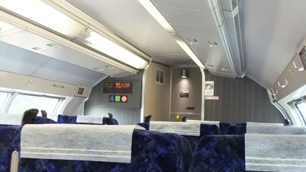 ５号車内