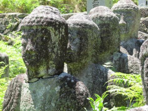 4014 瀬田川金垂石 ウブ 『歸去来』遠山石 紫檀台座 10kg 探訪 [再録] 滋賀・湖西明神崎周辺を歩く -4 鵜川四十八体石仏群