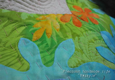 ティーリーフのタペストリー　ボーダーのキルティング2