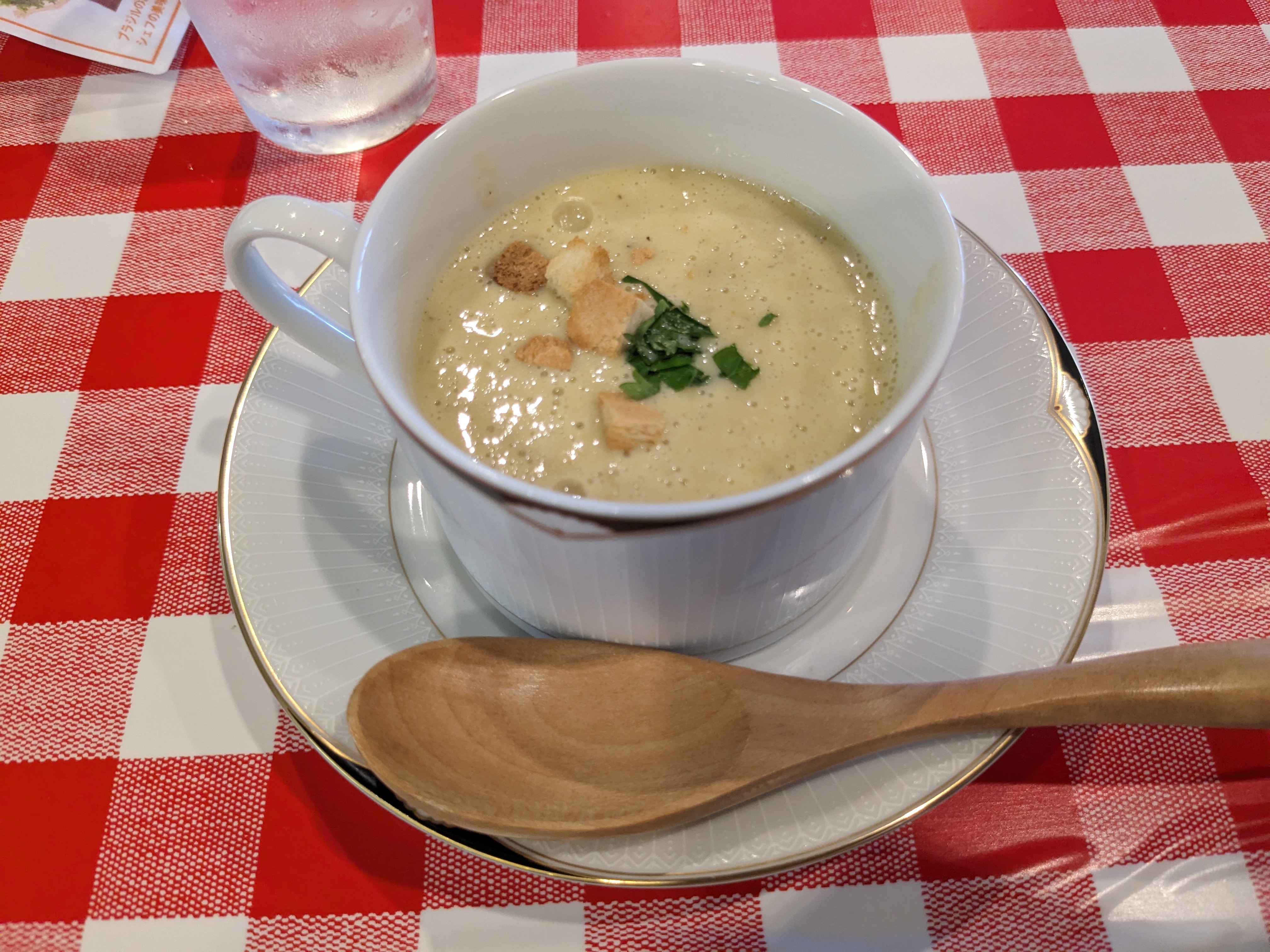 千葉県勝浦市レストラン　ランチ　うまいファミレス イタリア食堂TOKEBEI(徳兵衛)　おまかせランチ スープ