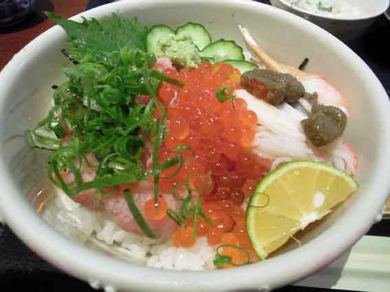 活魚水産鴨島店の「三色丼」-2♪