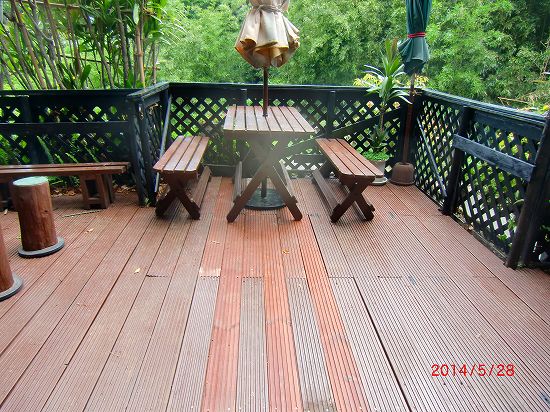 修理完了したテラスでランチ 002.jpg