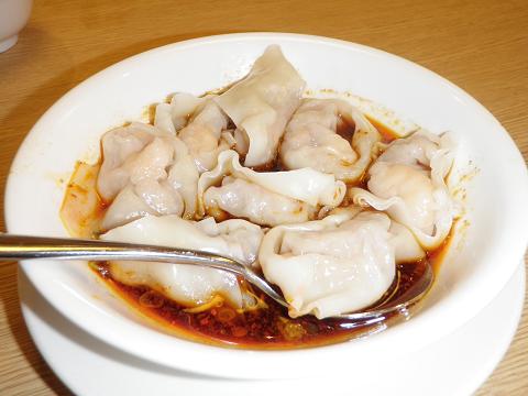 蝦肉紅油抄手