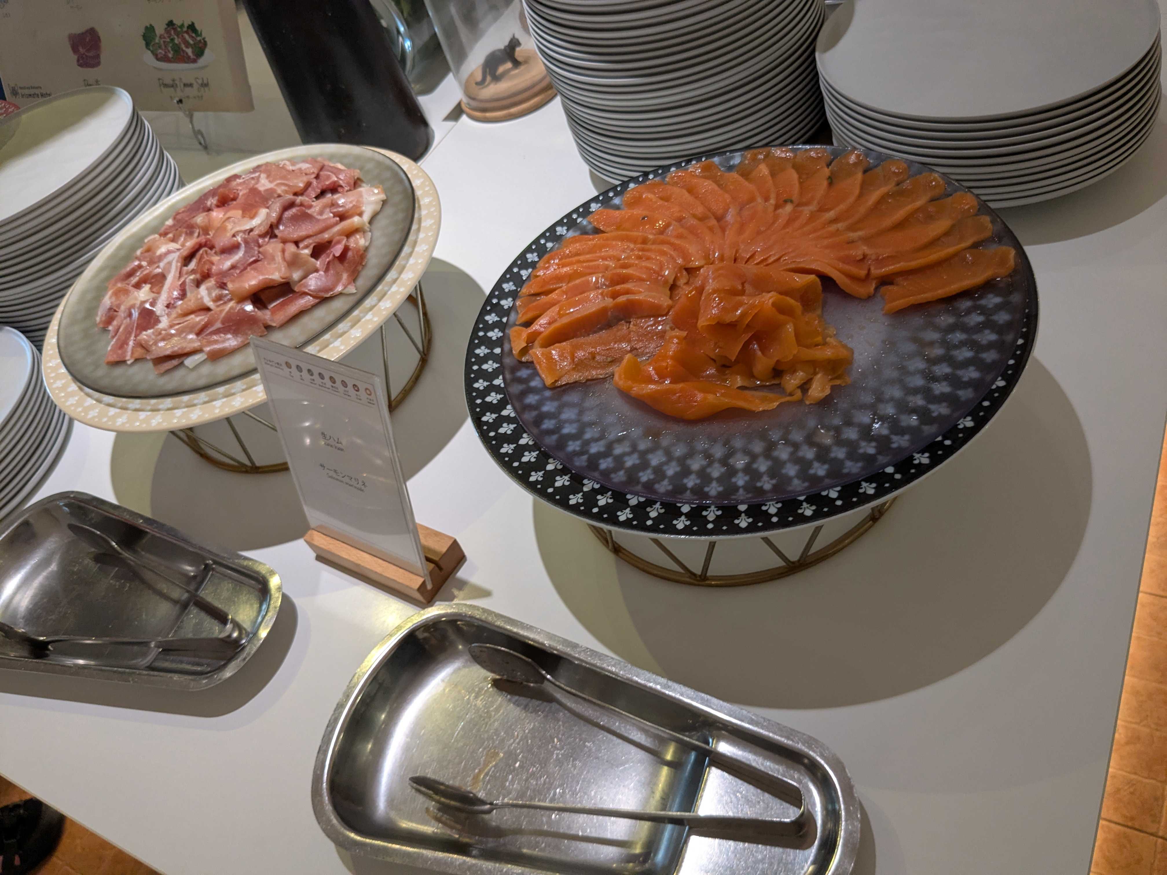 西表島ホテル by 星野リゾート 夕食ビュッフェ　内容　メニュー　生ハム、サーモンマリネ