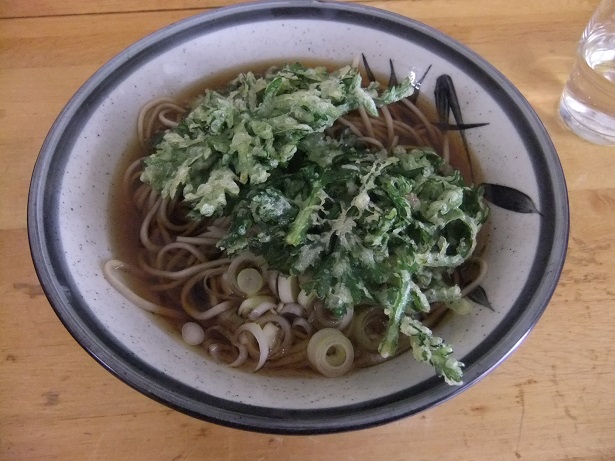 戸隠＠谷塚の春菊そば１