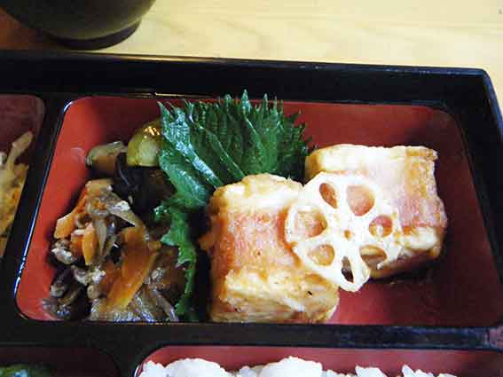 アメリカンステーションの「豆腐のベーコン巻きステーキ」♪