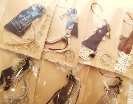 ストラップ 001_R.JPG