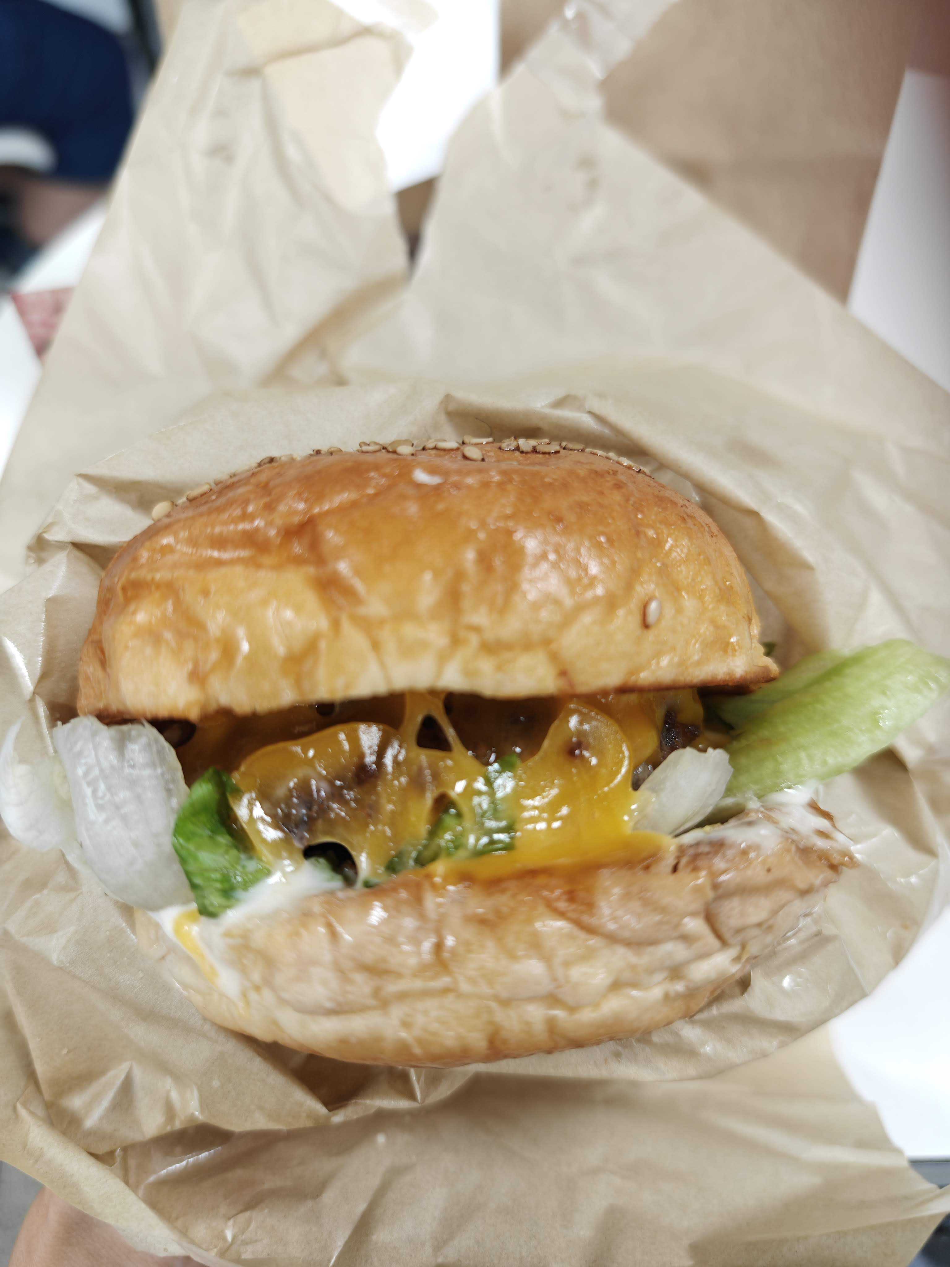 船橋東武 催事パンカフェ　3000日かけて完成した極上ハンバーガーField　チーズバーガー