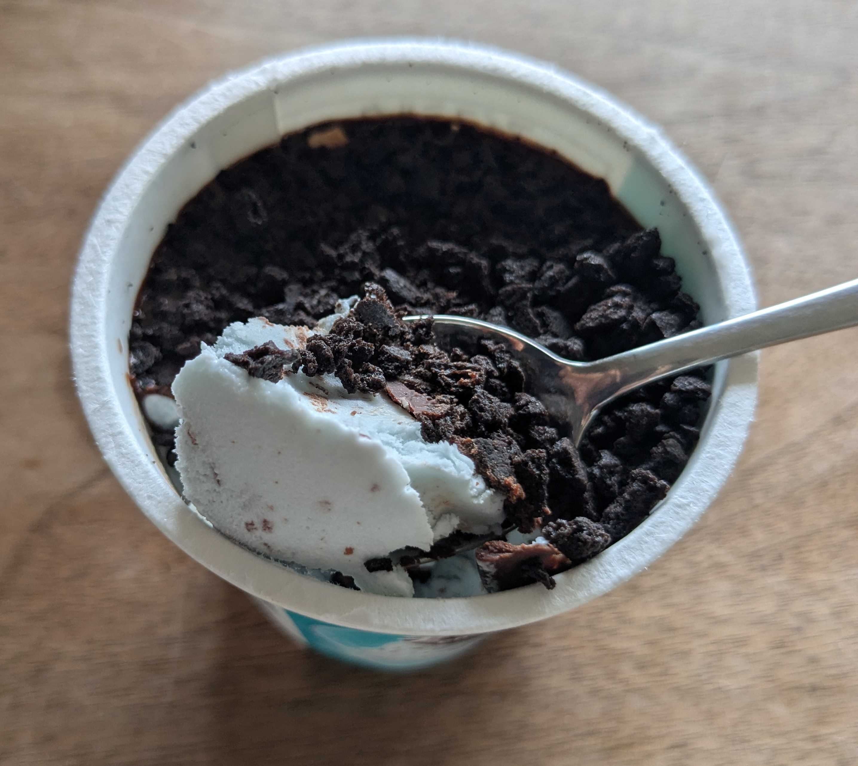 セブンイレブンで購入　7プレミアム チョコミントカップアイス
