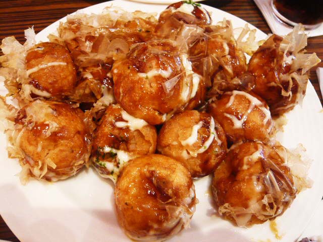 タコヤキを食べないのはイケナイのである