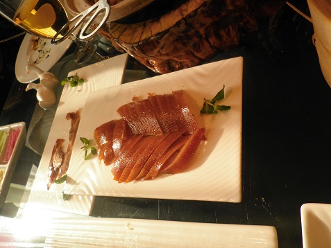 北京ダック切り分け後