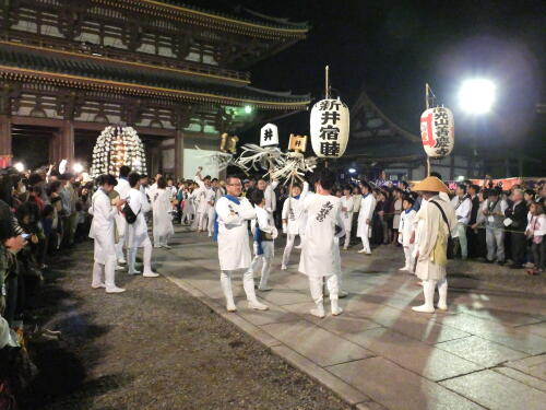 池上本門寺の万灯行列