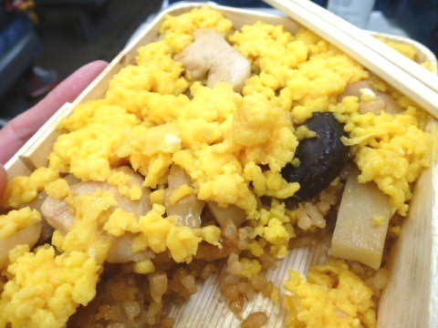 静岡の親子丼は 炒り卵 スタイル 大ぶりのやきとりととりわさが驚くほど美味しい おしゃれな店内も素敵な 中村屋 井宮町 静岡 世界のごはんとアリーナ スタジアムグルメ生活 楽天ブログ