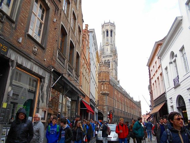 ベルギー 世界遺産 ブルージュ歴史地区 Historic Centre Of Brugge 世界遺産 ベルギーとフランスの鐘楼群 Belfries Of Belgium And France ダブルで登録された 鐘楼 Belfort 見えて来ました マルクト広場へ きらりの旅日記 楽天ブログ