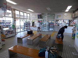 駅待合室