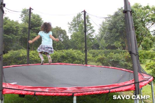 イレブンオートでトランポリン