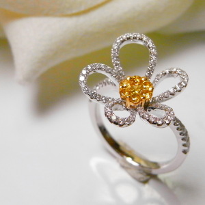 綺麗なダイヤモンド１００石で創る　花指輪　　２　横濱元町エクセル宝飾