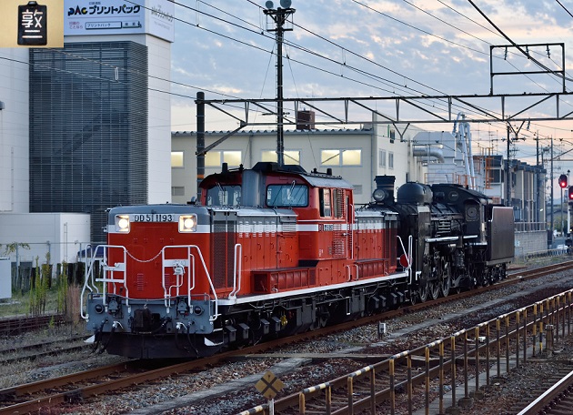 DD51-1193 2015.11.16 配 9992レ C57無動 1.jpg