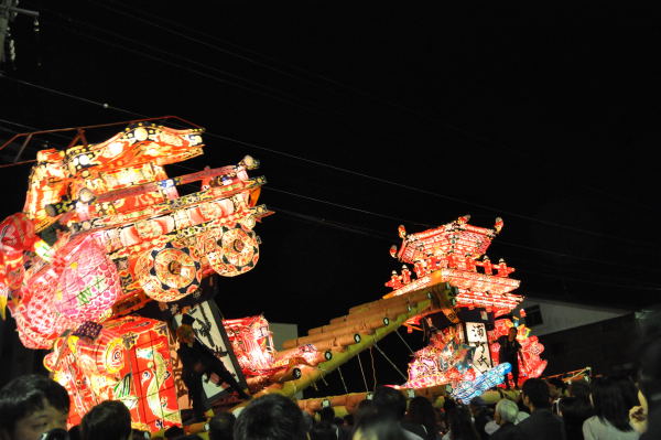 津沢夜高あんどん