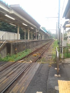 弁天橋駅構内