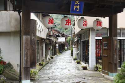 130706_美保関神社青石畳1.jpg