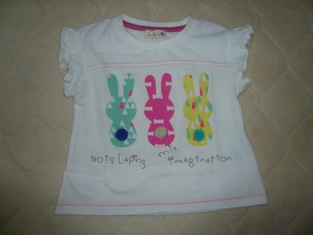 trois lapins kp（トロワラパン）袖フリフリカットのAラインTシャツ