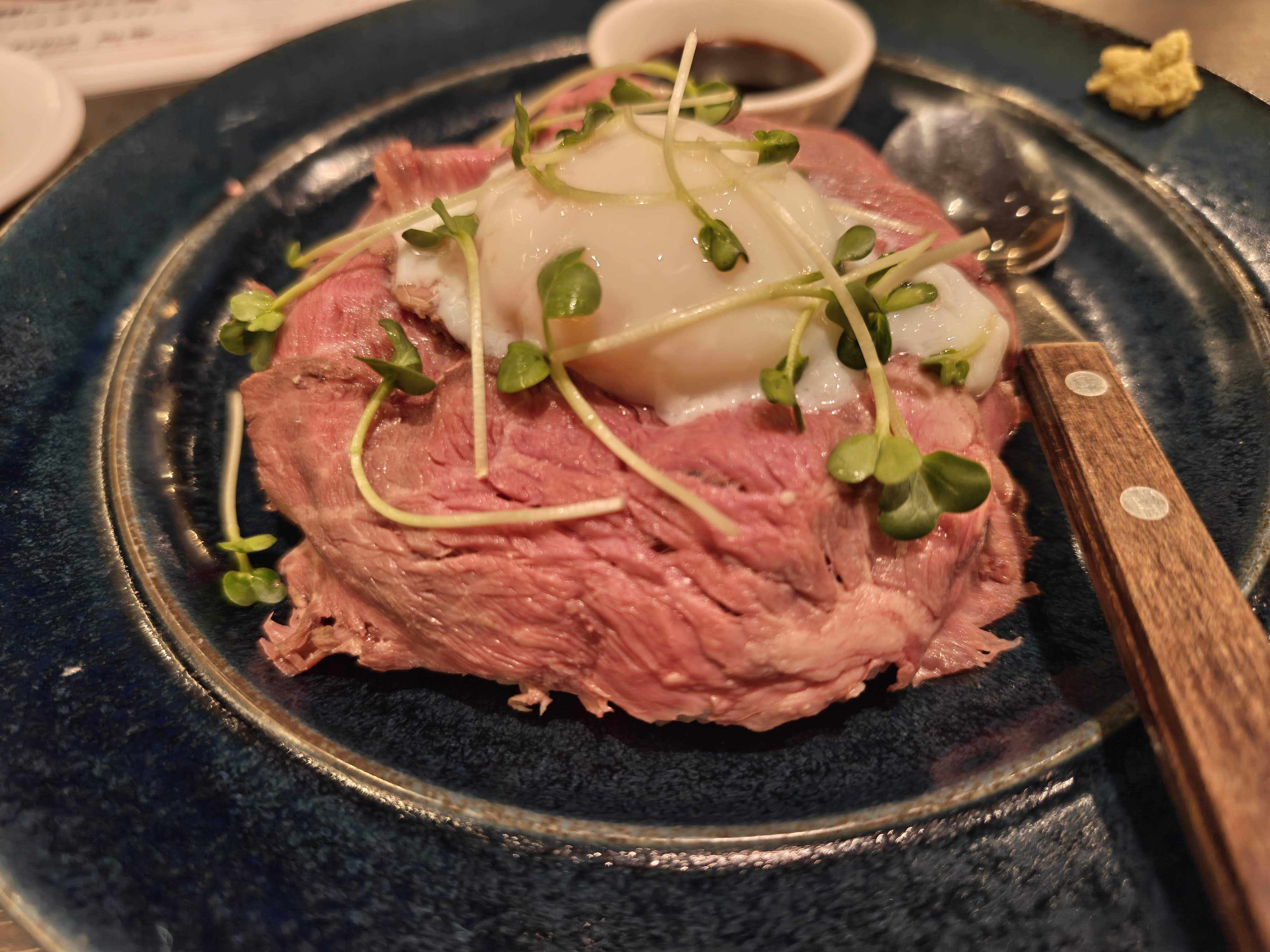 虎ノ門ヒルズでランチ　Btaps 虎ノ門ヒルズ店　黒牛ローストビーフ丼