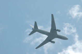 090713小牧・ＫＣ７６７・６０３号機飛翔-1ボ.jpg