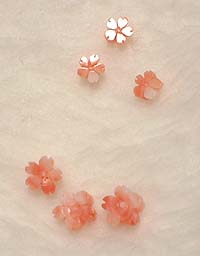 珊瑚の桜ピアスと珊瑚の桜ビーズ達