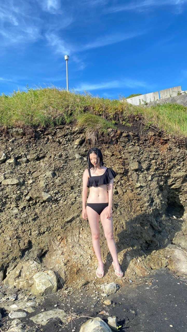 一岡伶奈（BEYOOOOONDS）】1st写真集からのオフショット