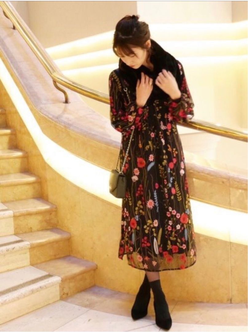 Sns話題 Zara タッセル 花柄刺繍ワンピース アラサー女子のちょっとお洒落したいブログ 楽天ブログ
