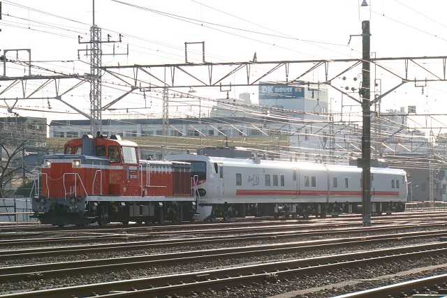 EF81 95 & DE10 1697牽引 キヤ193系イ―ストアイD5