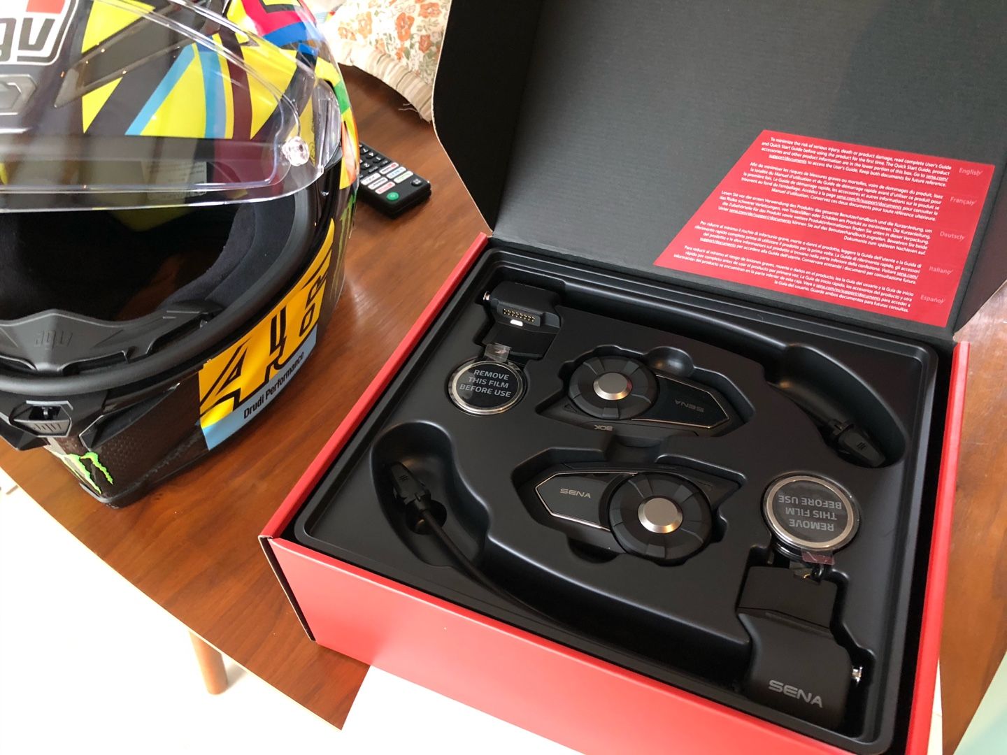 高品質新品中華製AGV pista GP Mサイズ セキュリティ・セーフティ