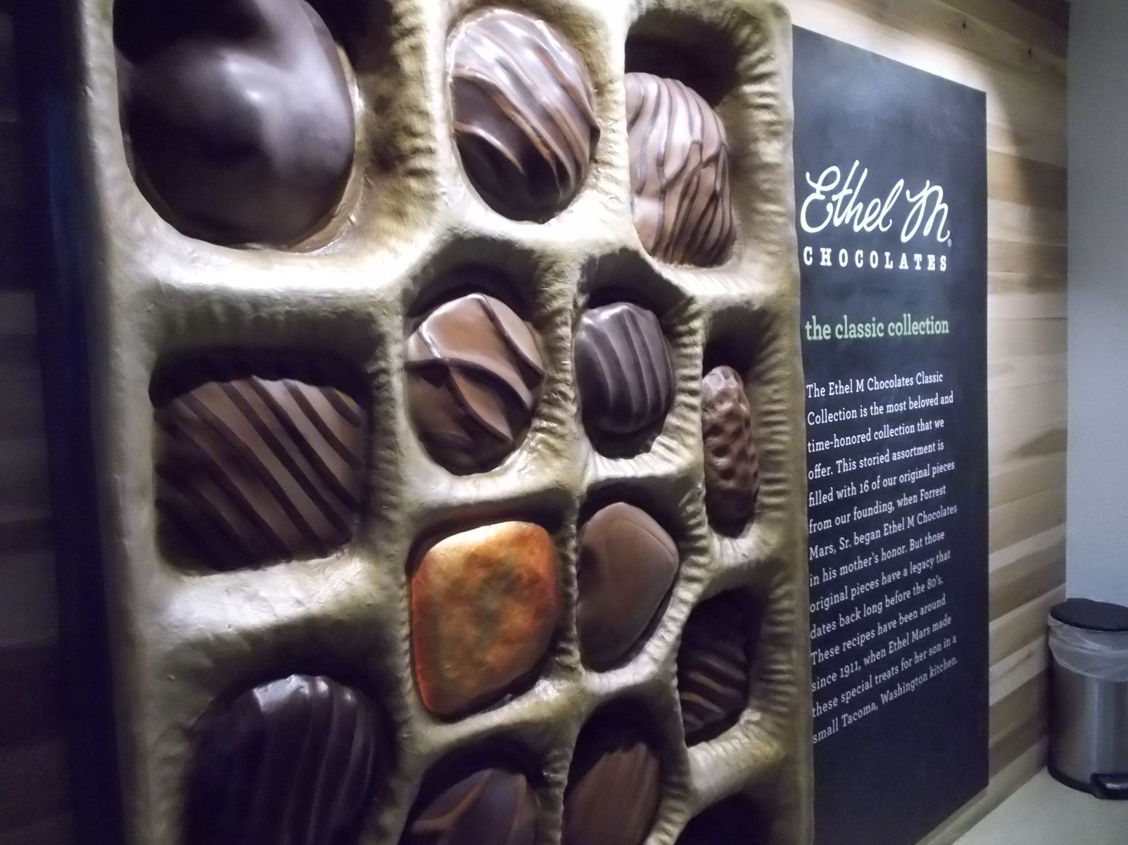 エセル M チョコレート」 製造工場見学 Ethel M Chocolates