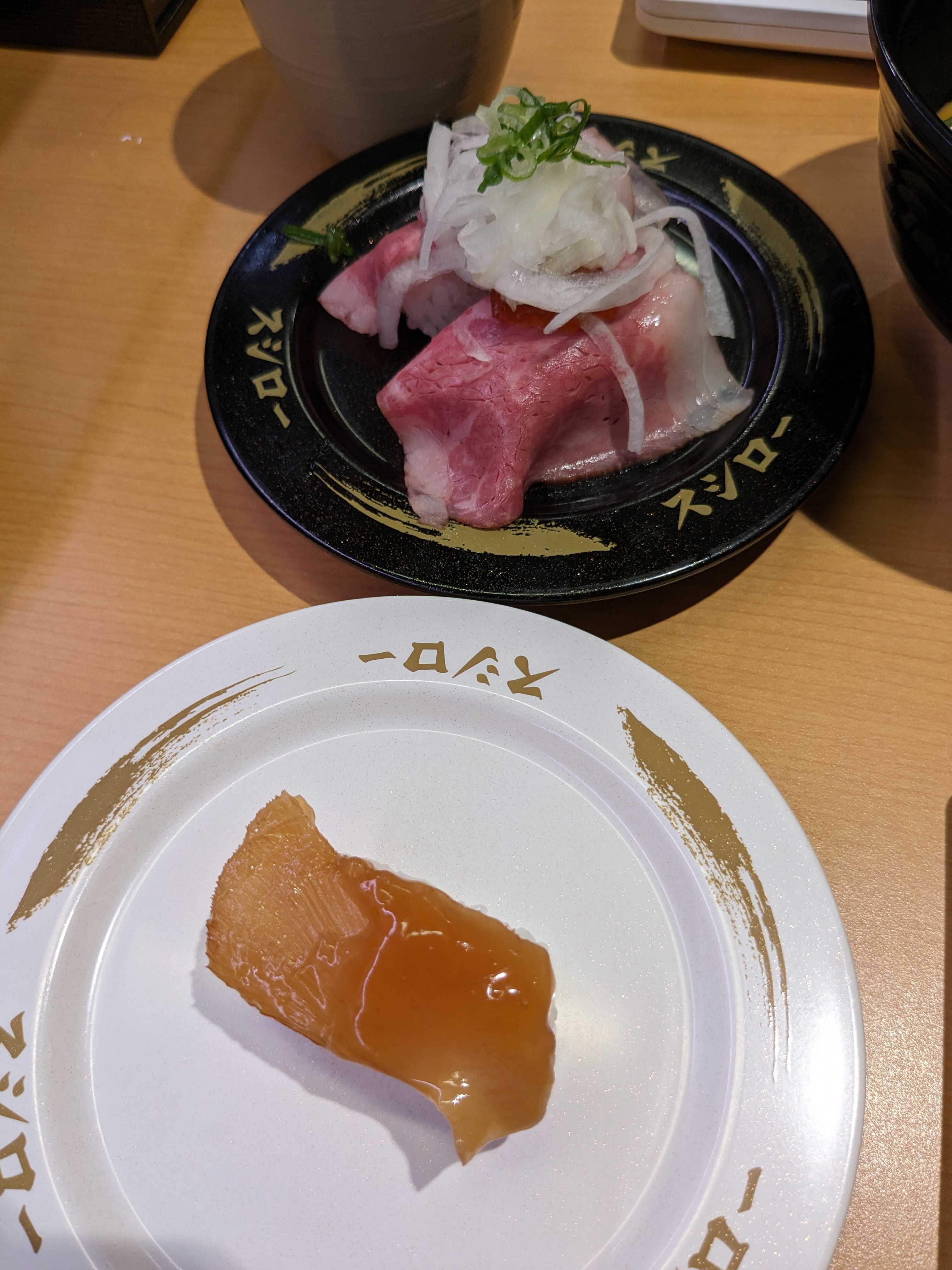 スシロー　気仙沼産ふかひれ握りと和牛さしとろポン酢ジュレ
