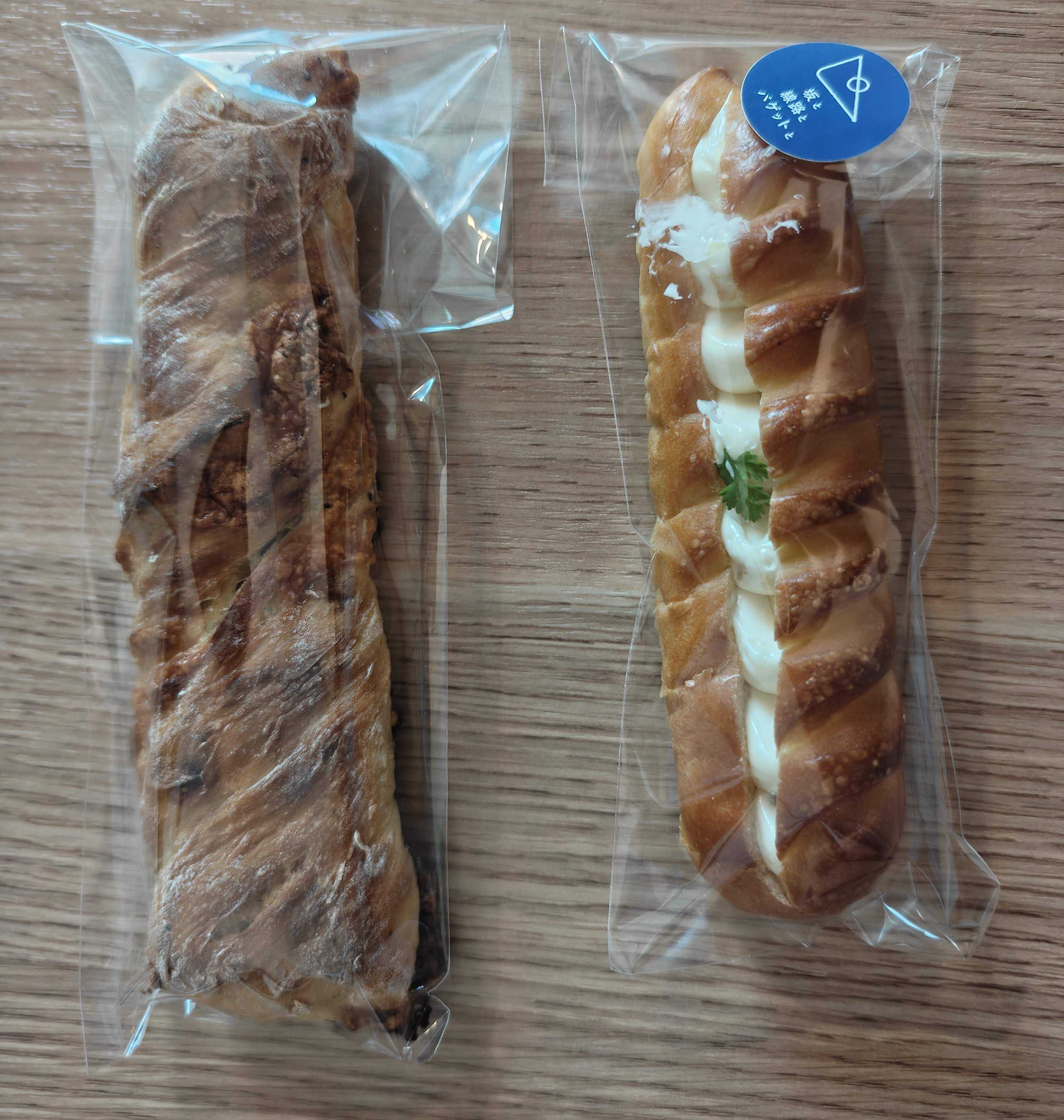 JR小樽駅　坂と線路とバゲットと 道産チーズのリュスティック、線路のミルクバゲット レモンクリーム