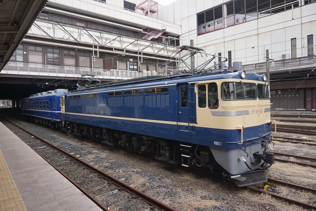 EF65 501牽引 スハフ12系 C58 239 配給の送り込み4