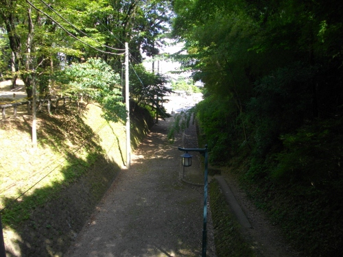 小山城本丸空堀 (500x375).jpg