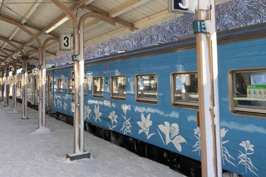 オホーツクブルーの車体